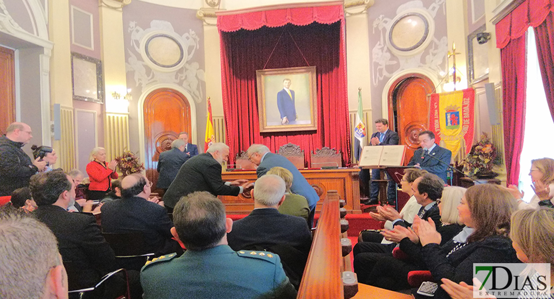 El Ayuntamiento de Badajoz conmemora el aniversario de la Constitución de 1978