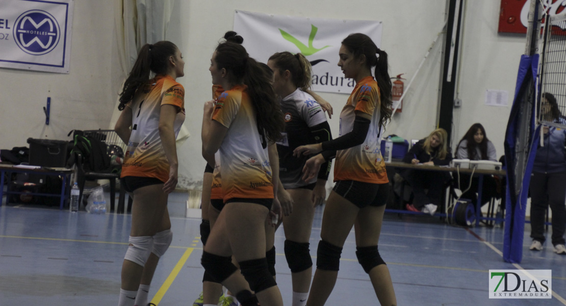 Imágenes del Pacense Voleibol Femenino - CV Pozuelo