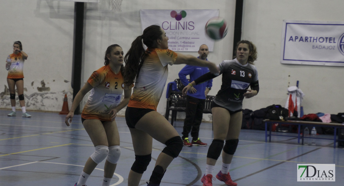 Imágenes del Pacense Voleibol Femenino - CV Pozuelo