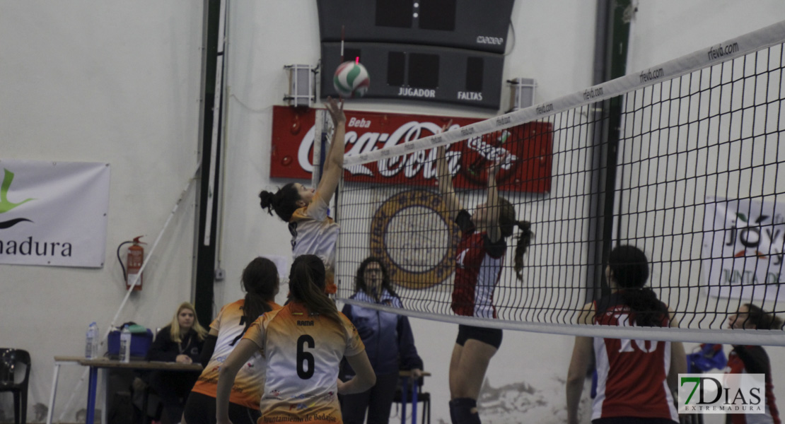 Imágenes del Pacense Voleibol Femenino - CV Pozuelo