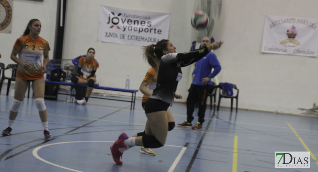 Imágenes del Pacense Voleibol Femenino - CV Pozuelo