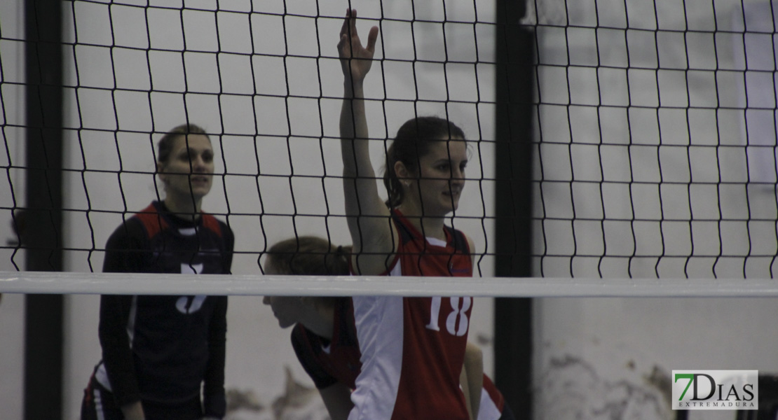 Imágenes del Pacense Voleibol Femenino - CV Pozuelo