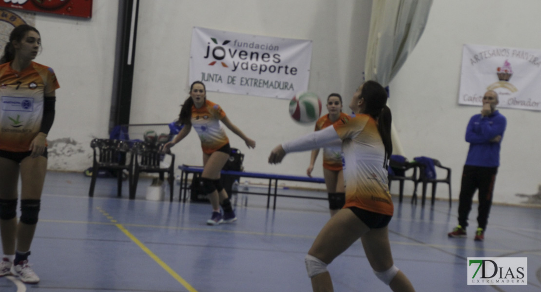 Imágenes del Pacense Voleibol Femenino - CV Pozuelo