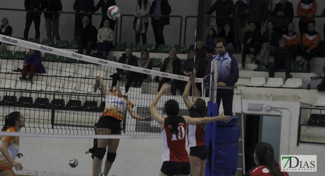 Imágenes del Pacense Voleibol Femenino - CV Pozuelo