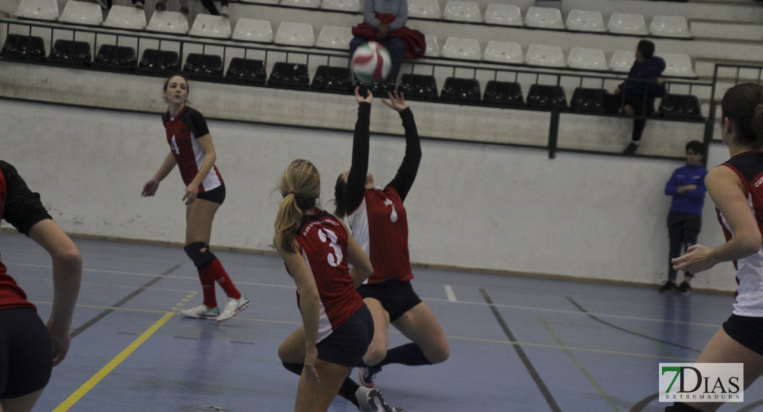 Imágenes del Pacense Voleibol Femenino - CV Pozuelo