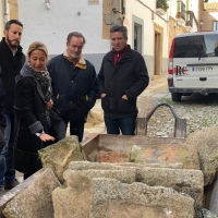 Cáceres reutiliza las baldosas de su Plaza Mayor por estética y ecología