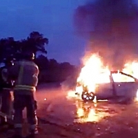 Arde otro coche de madrugada en Badajoz