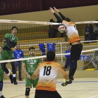 El Pacense Voleibol se lleva un derbi muy disputado