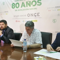 Fundación Once entrega 3 becas a estudiantes con discapacidad de la UEX