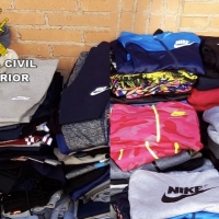 Vendedor de mercadillo, detenido por la venta de prendas falsas