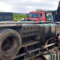 Vuelca un camión en la A.5