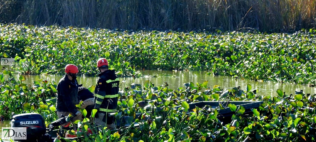 Ya se ven los trabajos de la UME en el río Guadiana