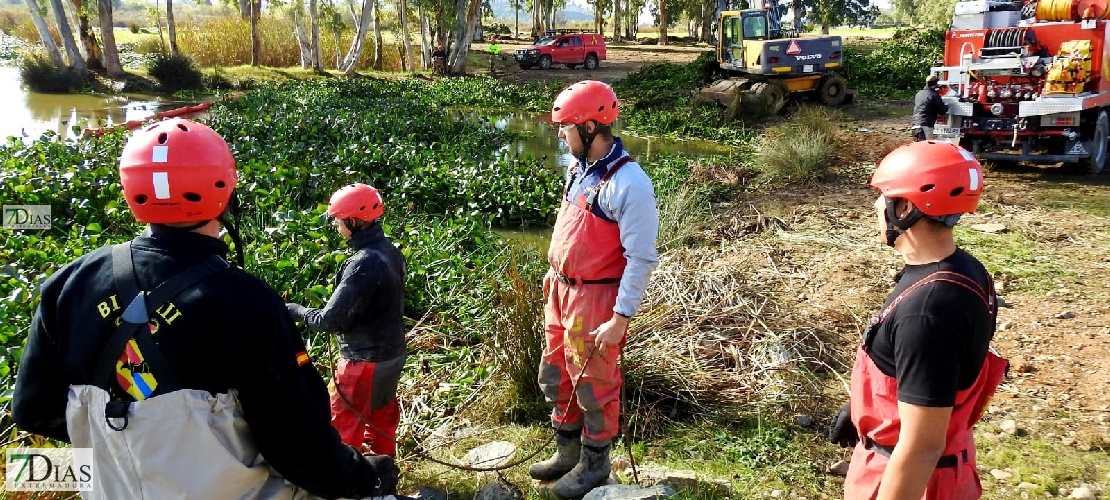 Ya se ven los trabajos de la UME en el río Guadiana