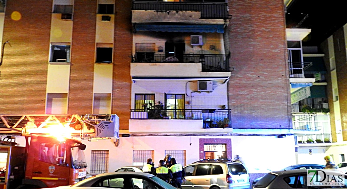 Grave tras quedar atrapado en un incendio dentro de su vivienda (Badajoz)