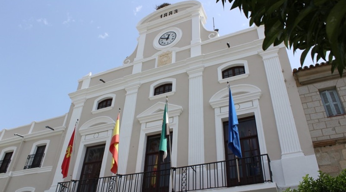 La fachada del Ayuntamiento también tendrá iluminación ornamental