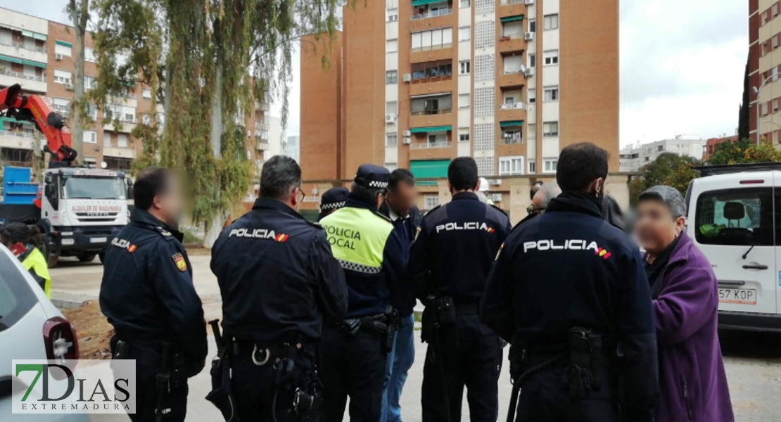 Asalto a la plaza de Santa Marta para intentar parar la tala de los eucaliptos