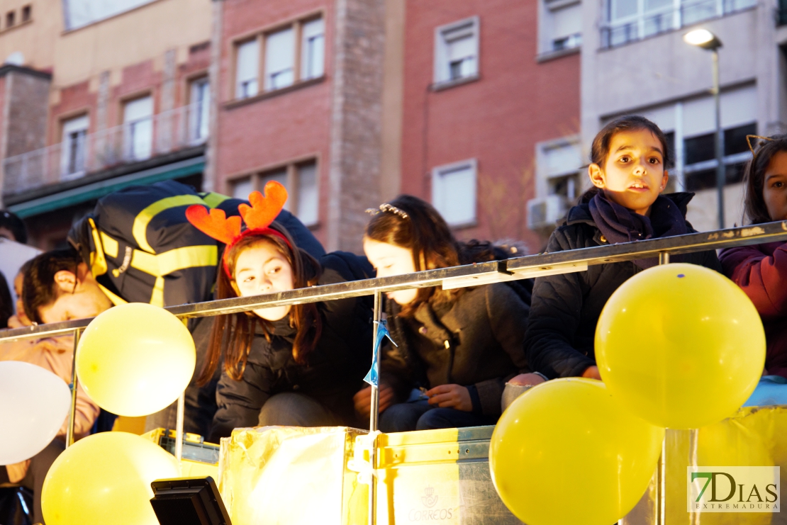 Imágenes que deja la Cabalgata de los Reyes Magos de Oriente en Badajoz