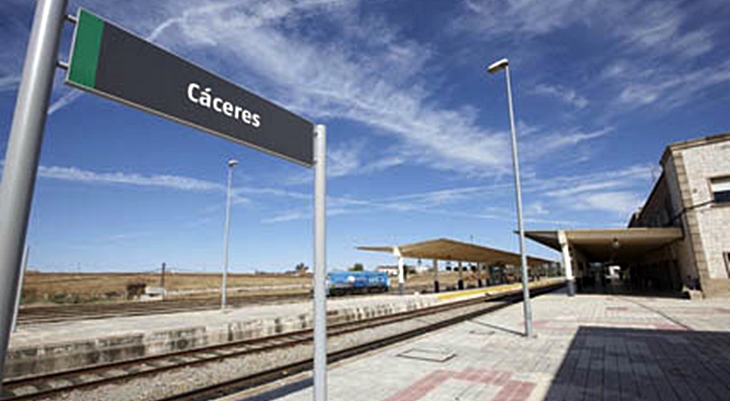 El ayuntamiento cacereño exige mejorar el tren Cáceres-Sevilla