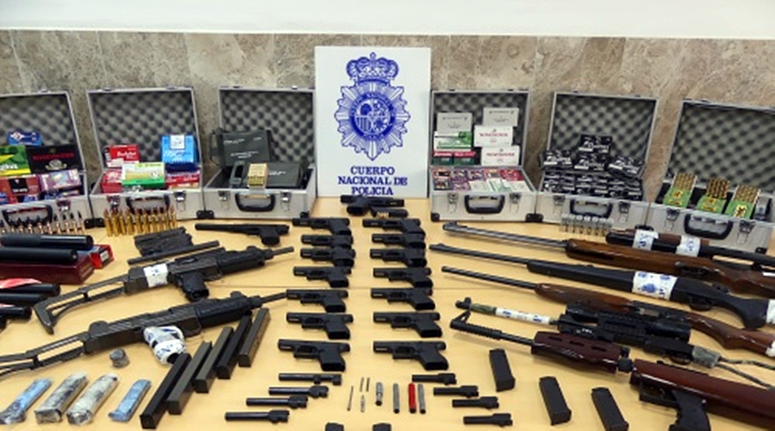 Desarticulan un grupo de traficantes que adquiría armas y las “canibalizaba” para su venta