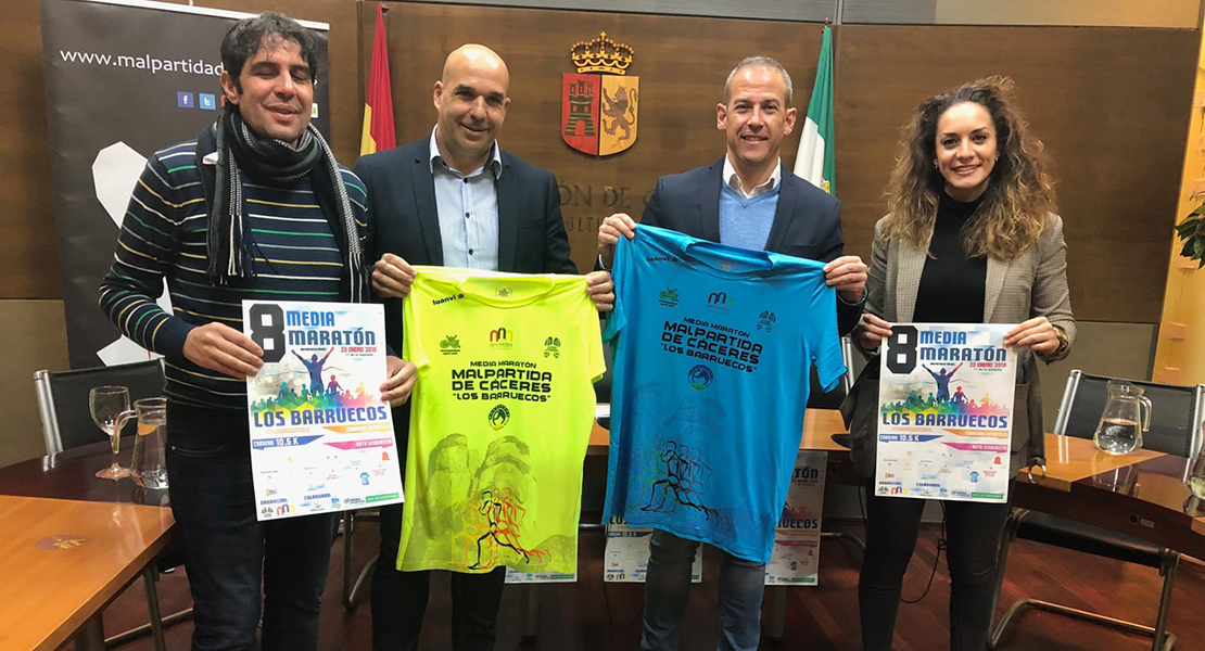 700 atletas tomarán la salida de la VIII Media Maratón Los Barruecos