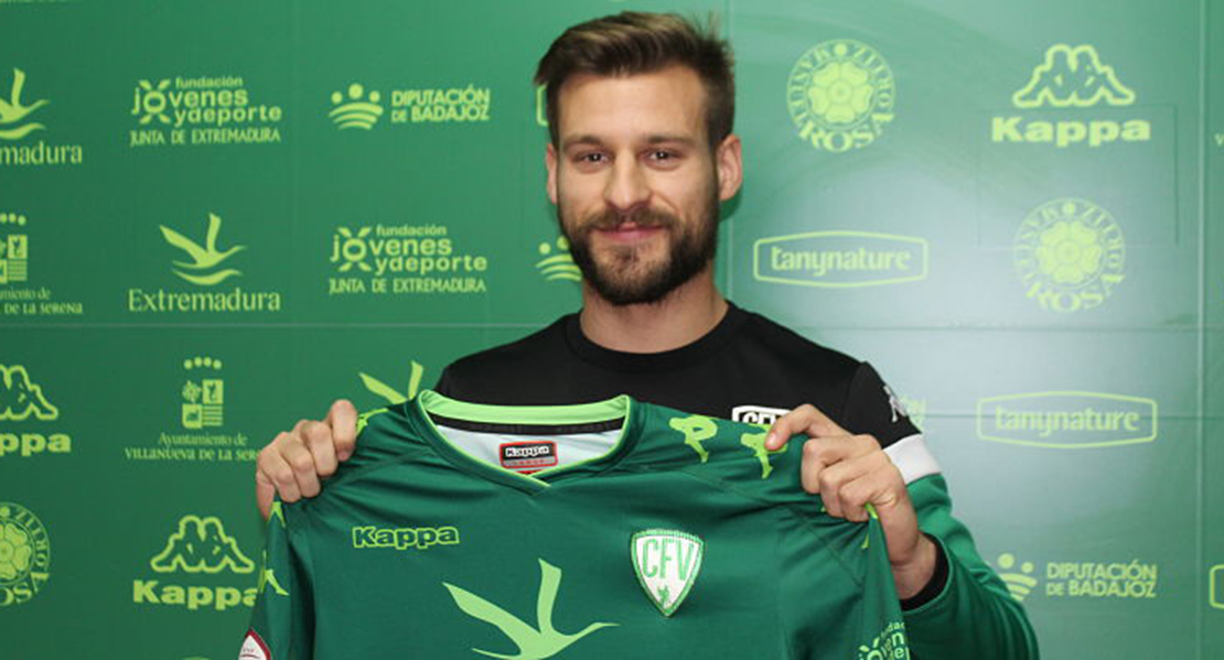 Rafa Navarro llega para dar seriedad defensiva al Villanovense
