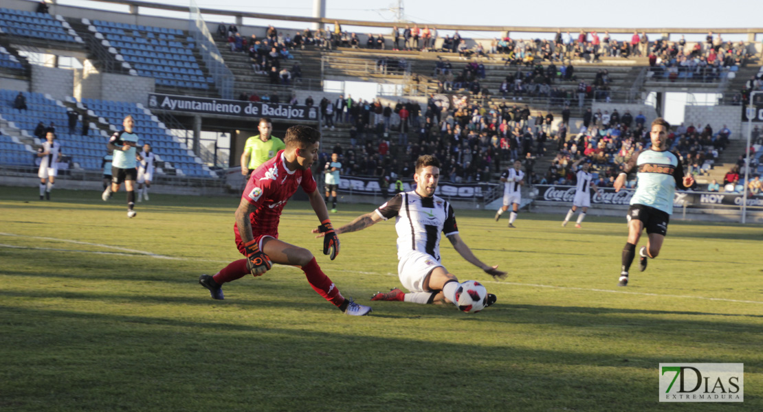 Imágenes del CD. Badajoz 4 - 0 Atlético Sanluqueño