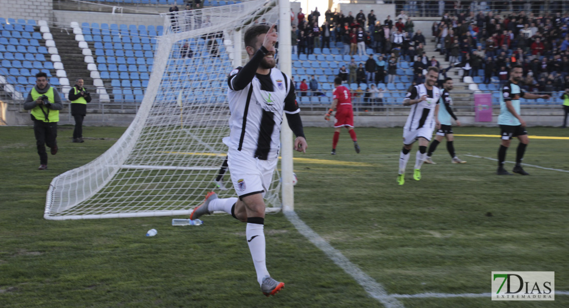 Imágenes del CD. Badajoz 4 - 0 Atlético Sanluqueño