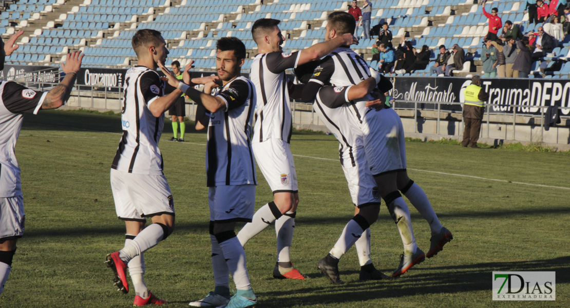 Imágenes del CD. Badajoz 4 - 0 Atlético Sanluqueño