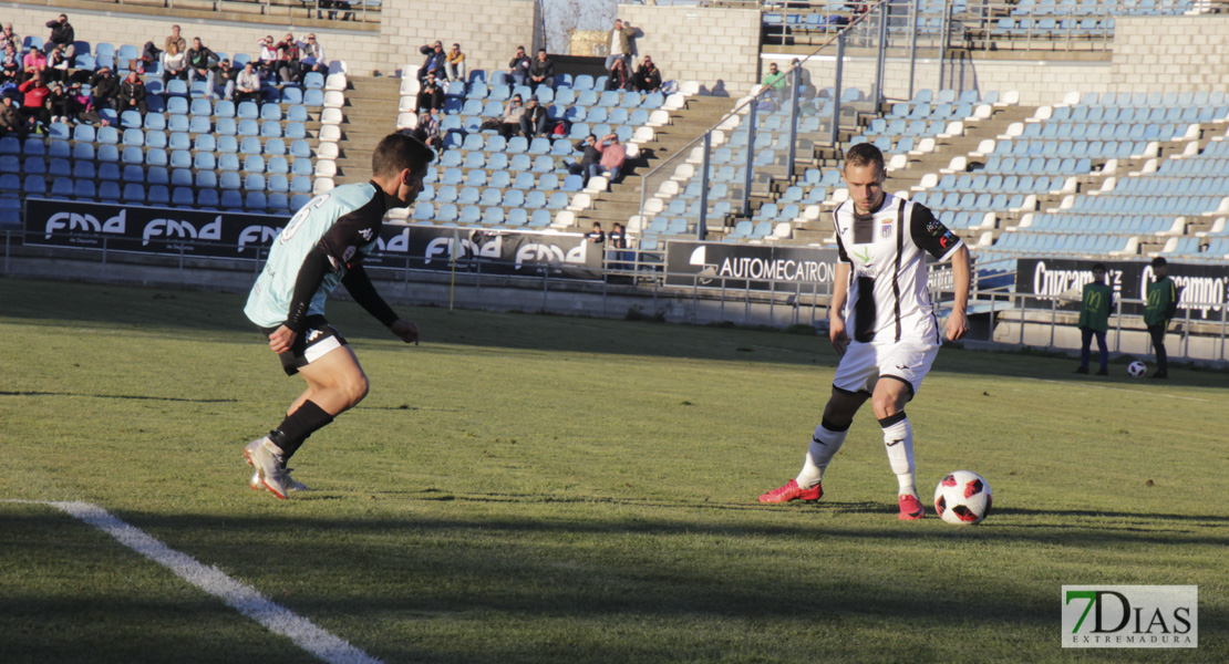 Imágenes del CD. Badajoz 4 - 0 Atlético Sanluqueño