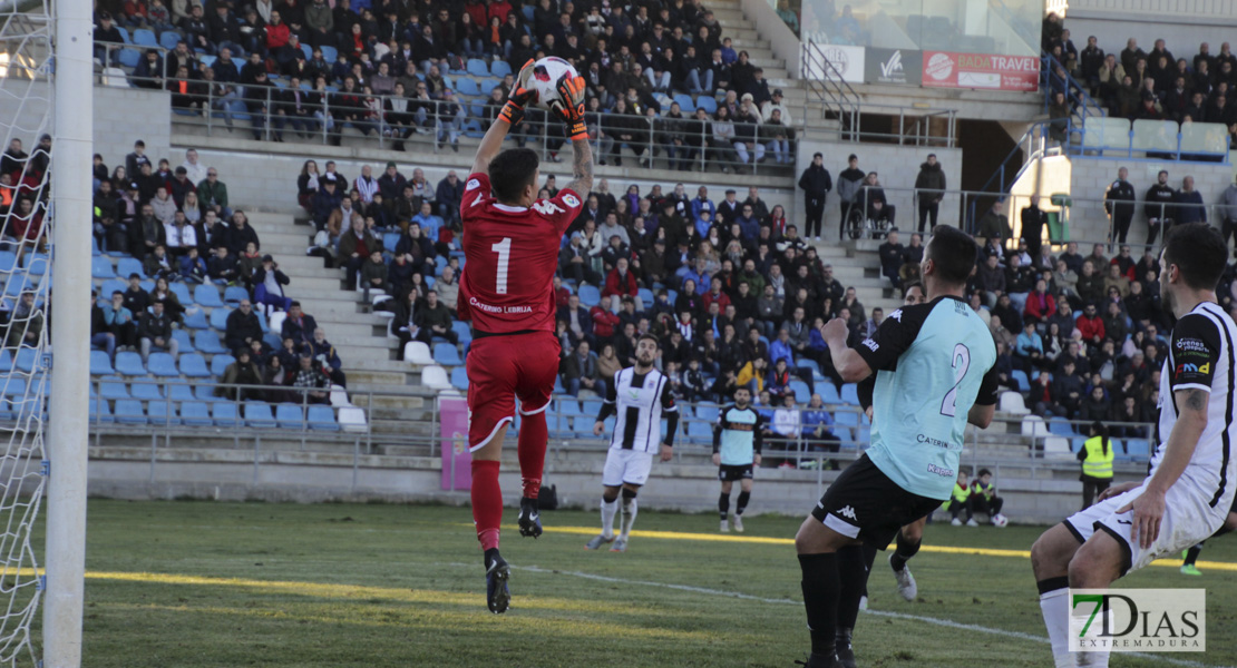 Imágenes del CD. Badajoz 4 - 0 Atlético Sanluqueño