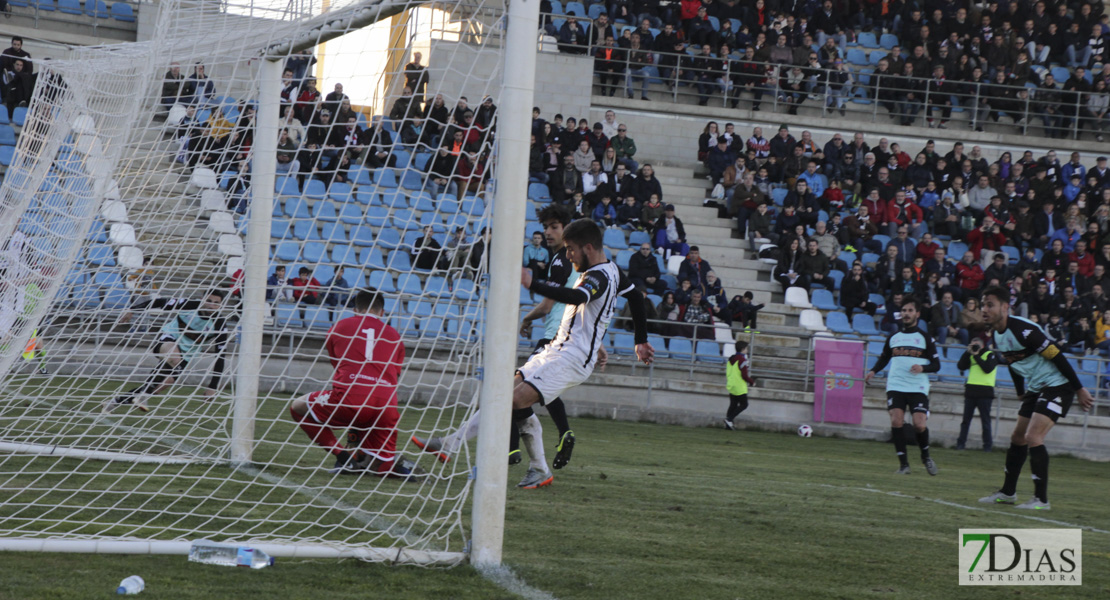 Imágenes del CD. Badajoz 4 - 0 Atlético Sanluqueño