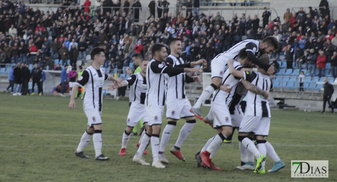 Imágenes del CD. Badajoz 4 - 0 Atlético Sanluqueño