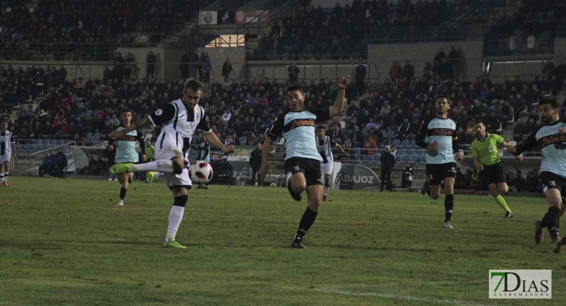 Imágenes del CD. Badajoz 4 - 0 Atlético Sanluqueño