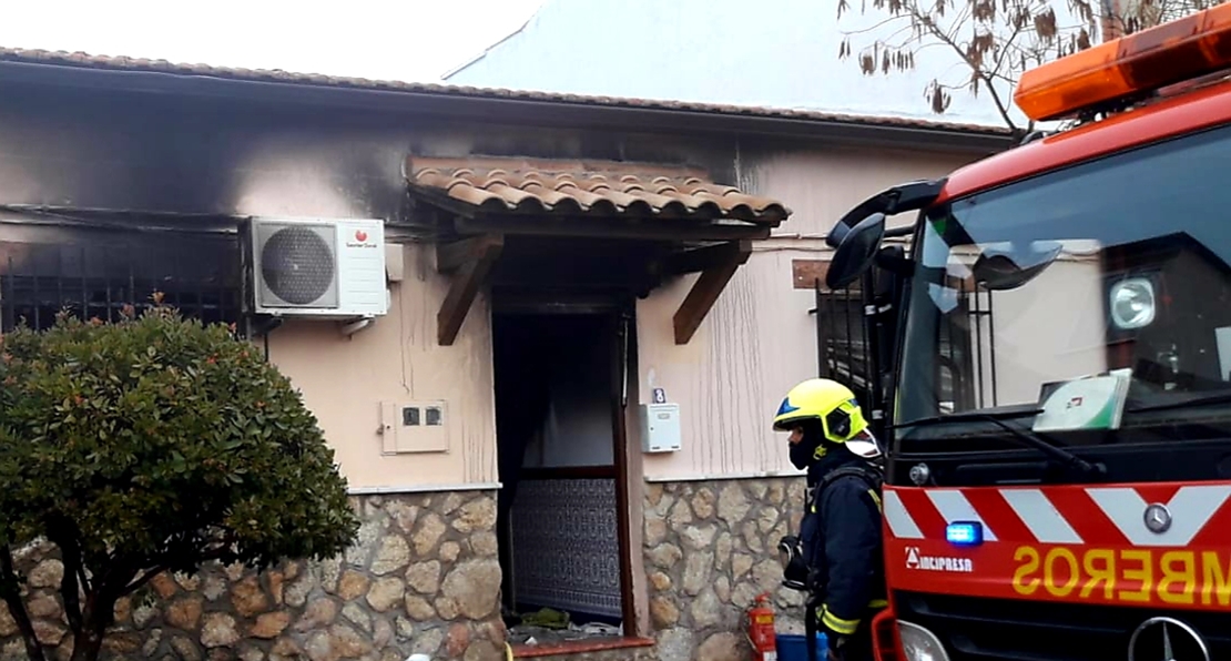 Seis heridos en dos incendios en Extremadura durante las últimas horas