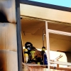 Arde la escalera de emergencia de un edificio que ha tenido que ser desalojado
