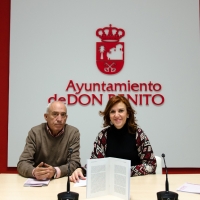 Galardonado escritor visita Don Benito