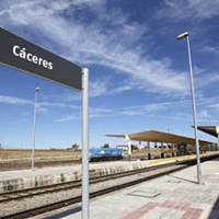 El ayuntamiento cacereño exige mejorar el tren Cáceres-Sevilla