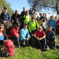 Los corianos realizan una marcha senderista a la Capital Europea del Higo