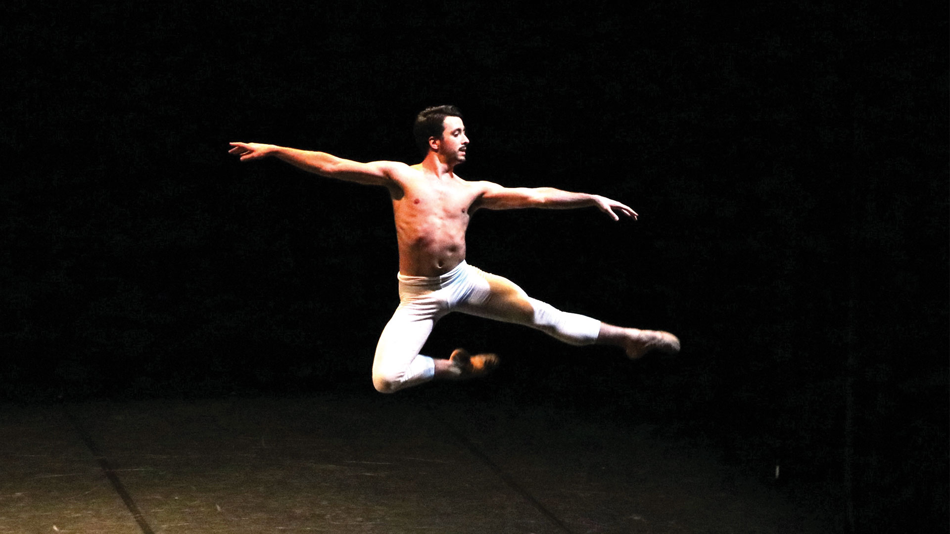 La Orquesta de Extremadura aúna ballet y música sinfónica