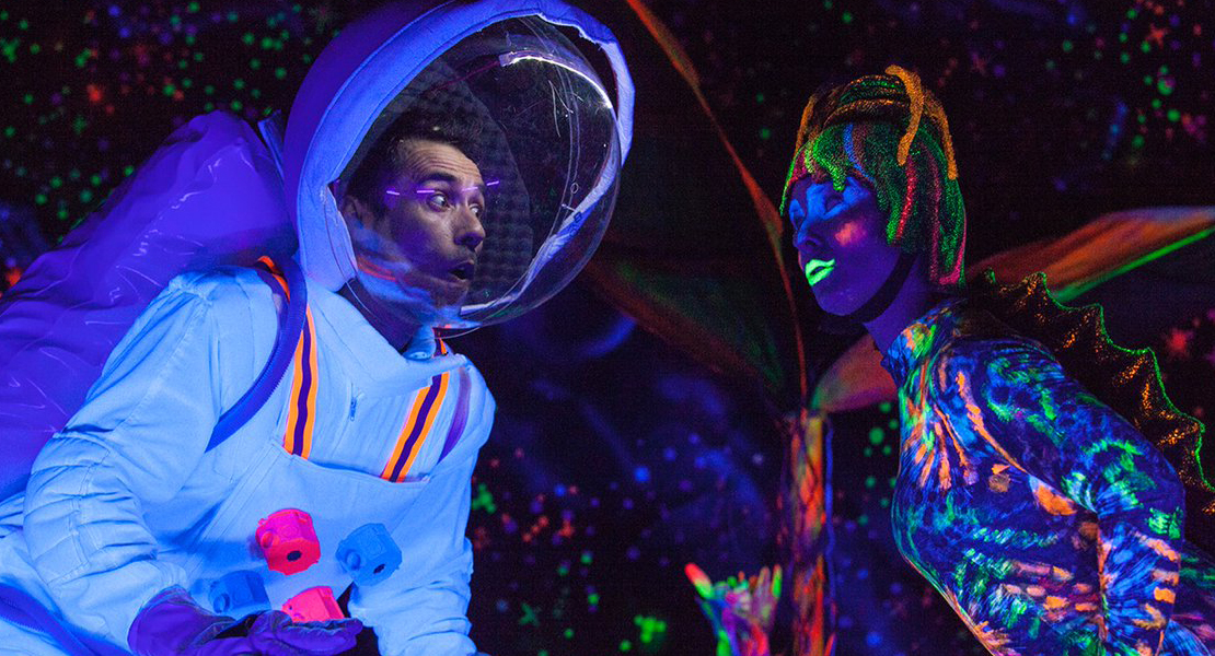 Extraterrestres y niños se dan cita en el teatro López de Ayala