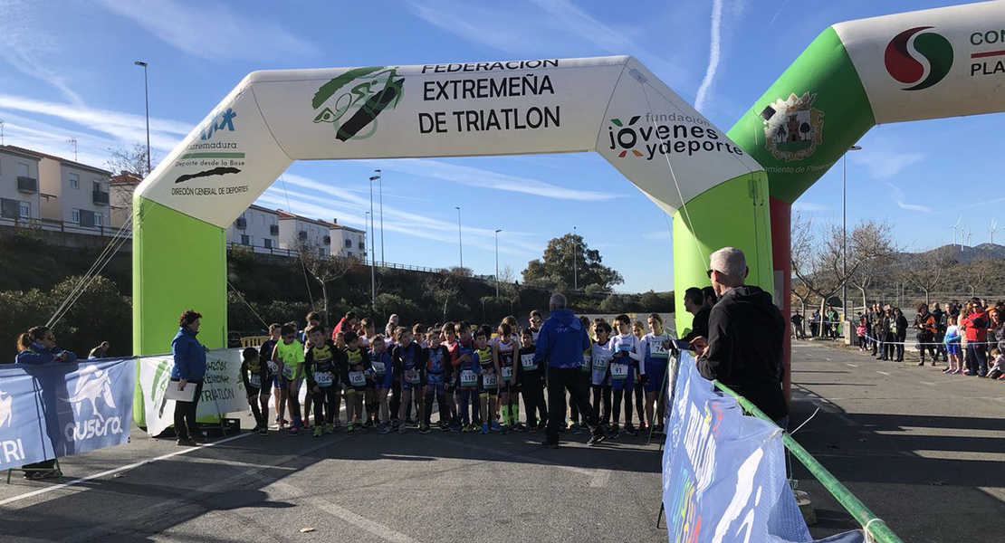Plasencia muestra que el futuro del triatlón extremeño está asegurado