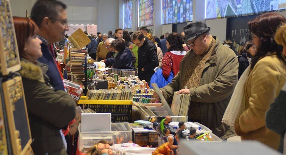 La feria de coleccionistas de Villanueva cuelga el cartel de completo