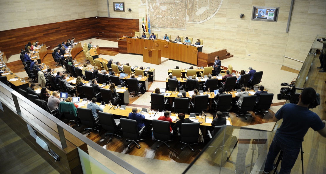 La ley contra el calor en las aulas a debate en el pleno de mañana