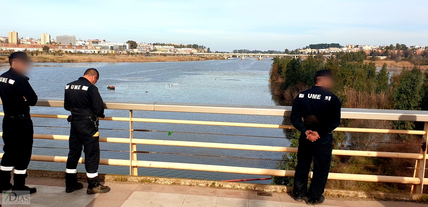 Imágenes del hallazgo de un cuerpo sin vida en el Río Guadiana su paso por Badajoz