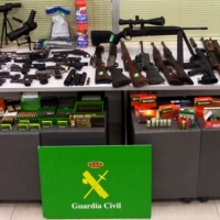 La Guardia Civil desmantela un taller clandestino de rehabilitación de armas de fuego