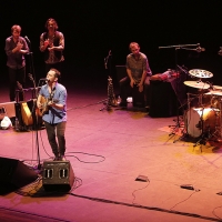 Raúl Rodríguez y su banda presentan ‘La raíz eléctrica’ en la sala Guirigai