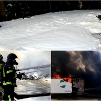 Un incendio calcina dos naves agrícolas en Don Benito