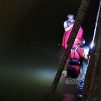 Imágenes del rescate a un joven en el río Guadiana (Badajoz)