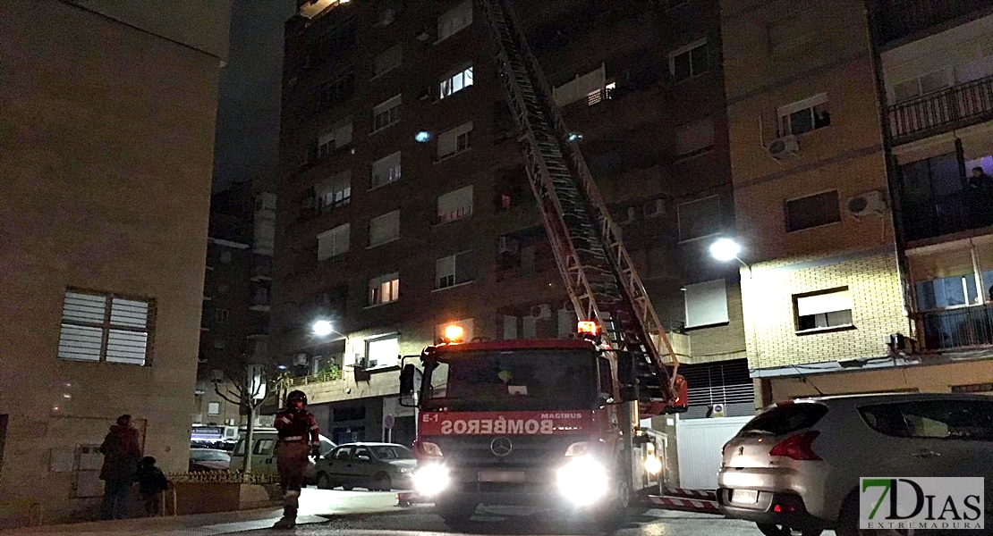 Rescatan a una mujer de un octavo en Badajoz