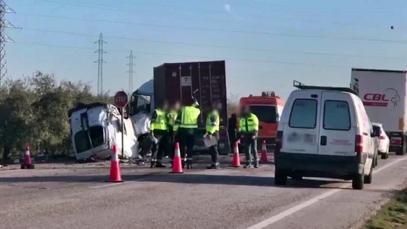 Cinco jóvenes fallecen en una colisión frontal en la A-394